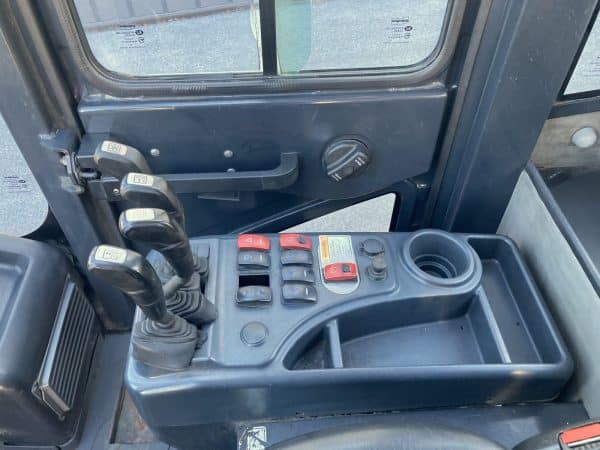 2017 Doosan D80 17000 lb Capacity Diesel Forklift - Image 7
