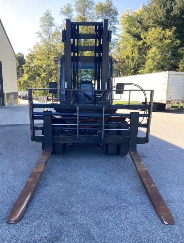 2017 Doosan D80 17000 lb Capacity Diesel Forklift - Image 4