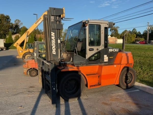 2017 Doosan D80 17000 lb Capacity Diesel Forklift - Image 2