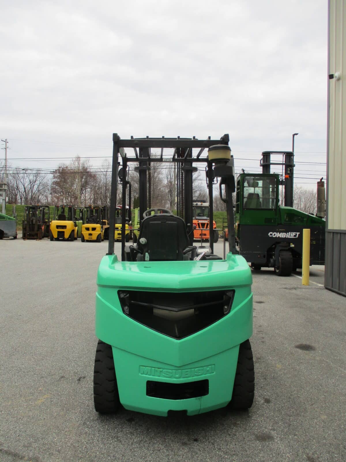 2015 Mitsubishi FD30N 6000 lb Capacity Pneumatic Diesel Forklift