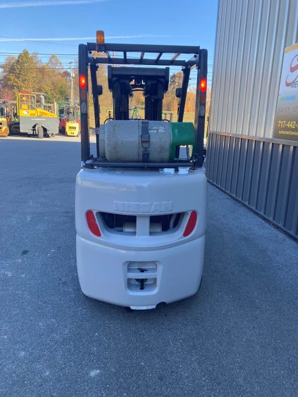 2006 Nissan CF50LP 5000 lb Capacity Cushion Tire Forklift w/ Quad Mast - Image 2